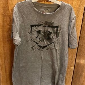 UA youth medium shirt